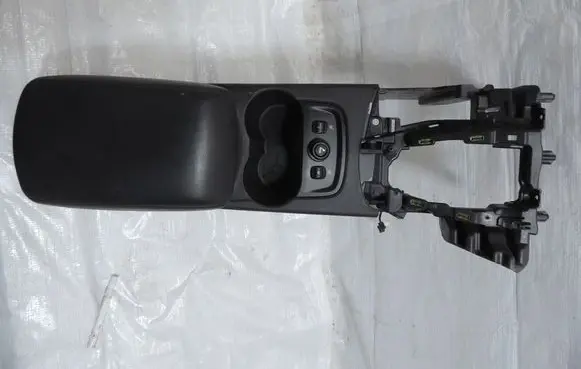 Ford Focus Center console SD0526102436801