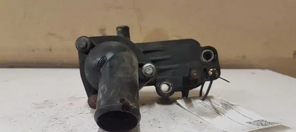 Ford Focus Thermostat/thermostat housing 2S4Q9K478AD