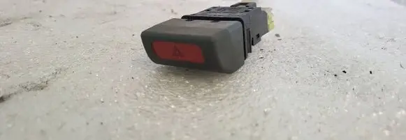 Subaru Forester SF Hazard light switch 06016