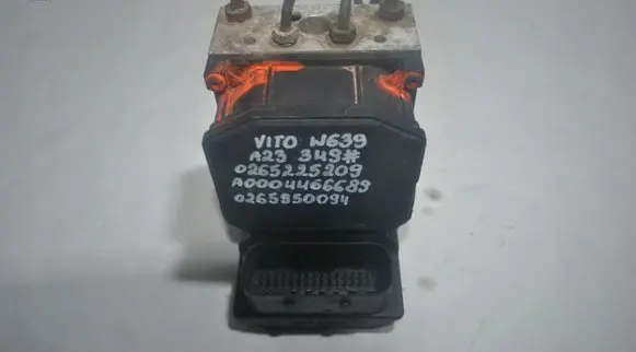 Mercedes-Benz Vito Viano W639 ABS Pump A0004466689