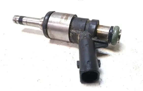 KIA Sportage Fuel injector 353102B360