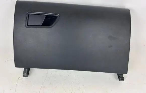 Maserati Levante Glove box