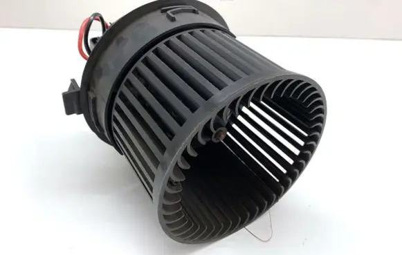 Peugeot 208 I Heater fan/blower T1013140A
