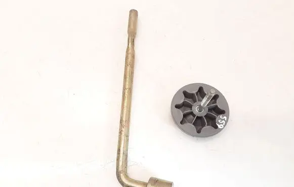 Daihatsu Sirion Tool set 