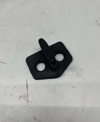 Volvo S60 Front door lock loop/hook striker 30661367