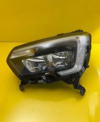 Renault Master IV Headlight/headlamp 260607867R