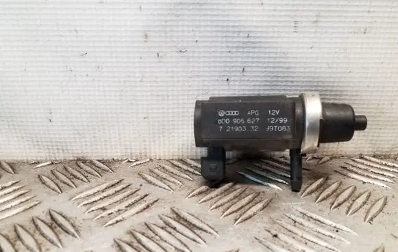 Volkswagen PASSAT B5 Turbo solenoid valve 8D0906627