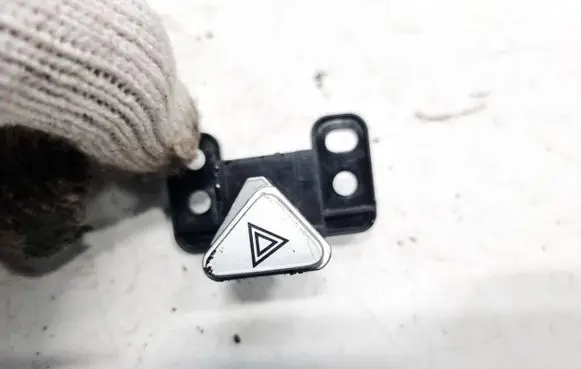 Tesla Model S Hazard light switch 600890500C 6008905-00-C