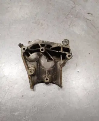 Opel Insignia A Engine mounting bracket 428702815