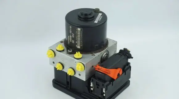 Toyota Yaris ABS Pump 445400D110 895410D140
