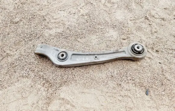 Front lower control arm/wishbone