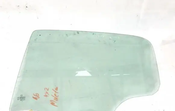 Peugeot 207 Rear door window glass