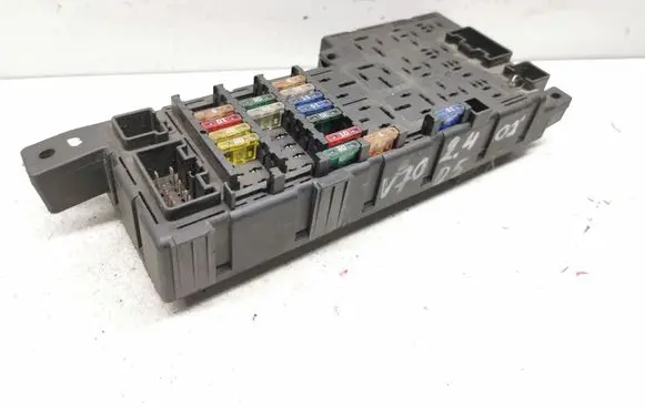 Volvo V70 Fuse module 518717004 8637841DIESEL