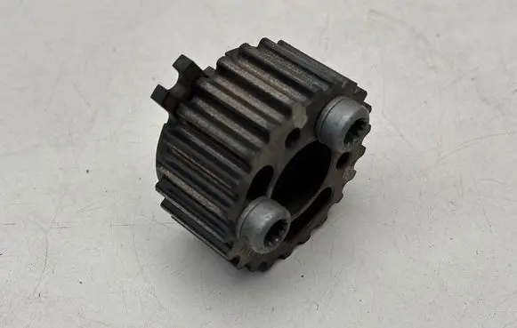 Volkswagen Touran II Fuel pump gear (pulley) 03L130238A 03L130111E