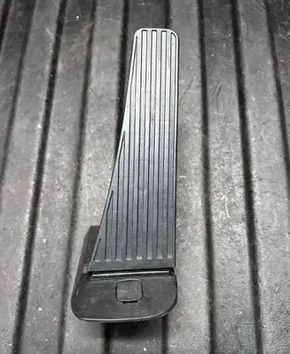 Volvo S90, V90 Accelerator throttle pedal 32212451