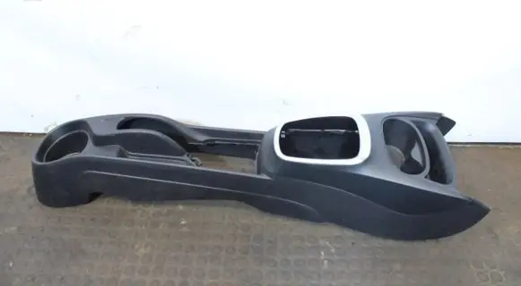 Toyota Yaris Center console
