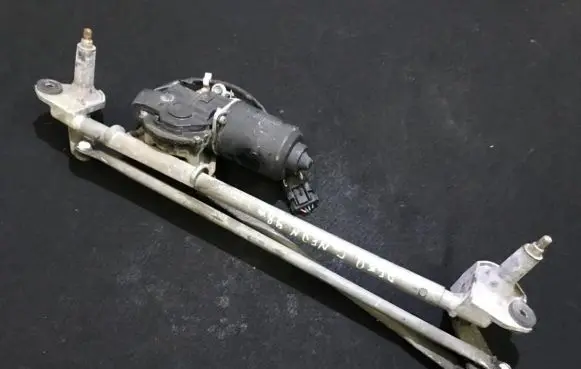 Chrysler Neon I Front wiper linkage and motor