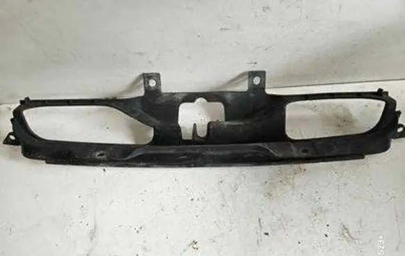 Engine bonnet/hood lock trim molding