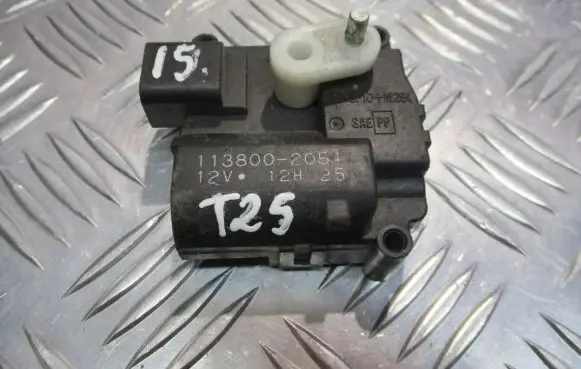 Toyota Avensis T250 Central body control module 113800-2051