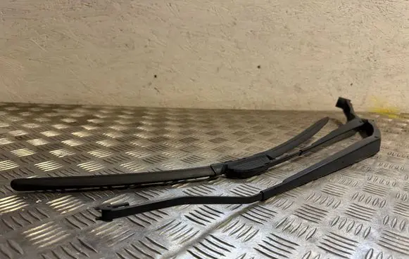 Nissan Qashqai Windshield/front glass wiper blade 24694