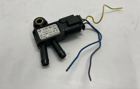 Mercedes-Benz CLA C117 X117 W117 Exhaust gas pressure sensor A0061536028