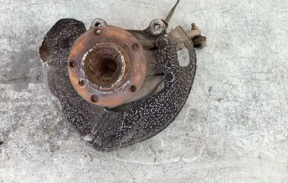 BMW 5 E39 Front wheel hub