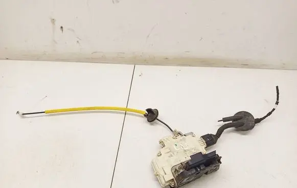 Audi A6 S6 C6 4F Rear door lock 4f0839016