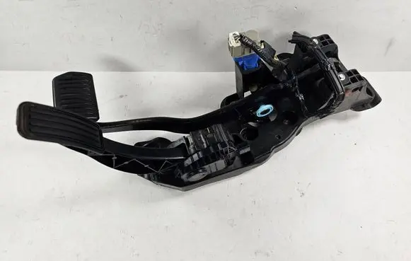 Ford Edge II Accelerator throttle pedal E1GC9F836JC