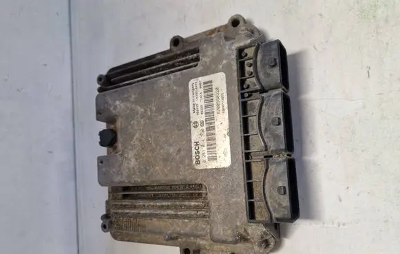 Renault Espace - Grand espace IV Engine control unit/module 8200560320