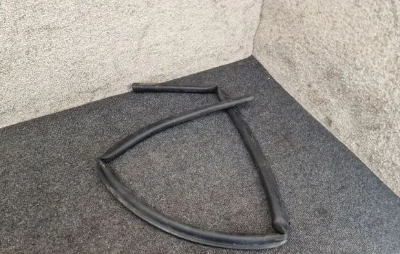 BMW X3 G01 Engine compartment rubber 7397458