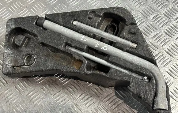 Audi Q7 4L Tool box 4L0012113C