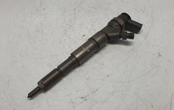 BMW 5 E60 E61 Fuel injector 7793836 13537793836 0445110216