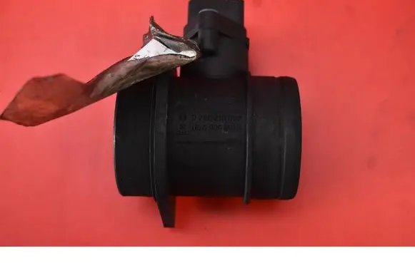 Skoda Octavia Mk1 (1U) Mass air flow meter 06A906461A