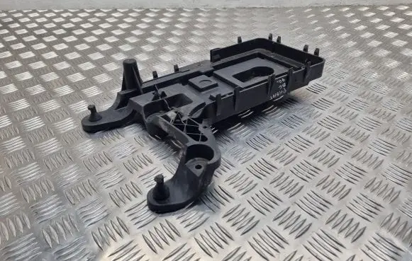 Volkswagen PASSAT B6 Battery tray 1K0915333C
