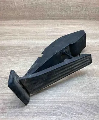 BMW 5 E39 Accelerator throttle pedal 6756492