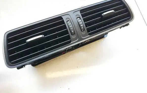 Volkswagen PASSAT B7 Dash center air vent grill 3AB819728A