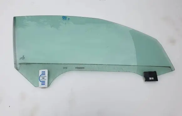 BMW M3 e92 Front door window glass four-door 43R001167 E000233 DOT618M391AS2