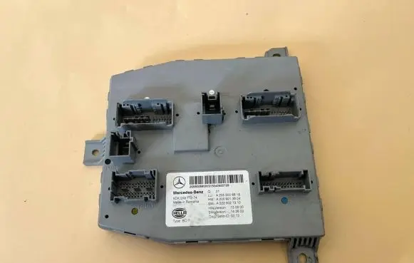 Mercedes-Benz C W205 SAM control unit A2059006818 5DK01077274 A2059013904