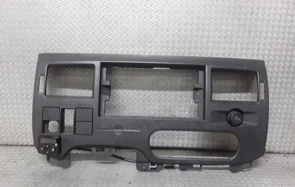 Radio/GPS head unit trim