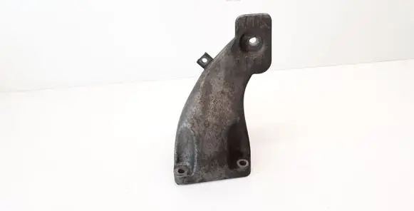 BMW 5 E60 E61 Engine mounting bracket 6777056 22116777056