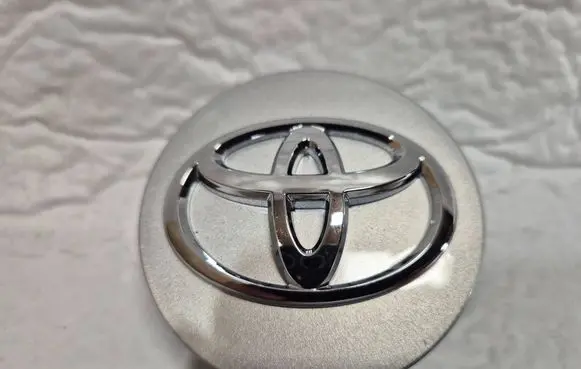 Toyota Auris E180 Original wheel cap 4260302201