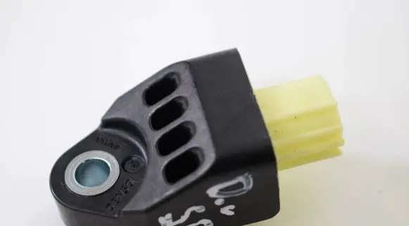 Lexus RC Airbag deployment crash/impact sensor 8983133050