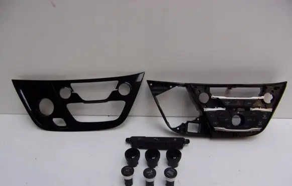Chrysler Pacifica Panel trim ACM100