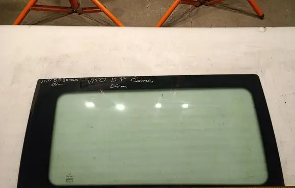 Mercedes-Benz Vito Viano W639 Rear side window