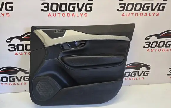 Volvo XC90 Front door card panel trim 31393114