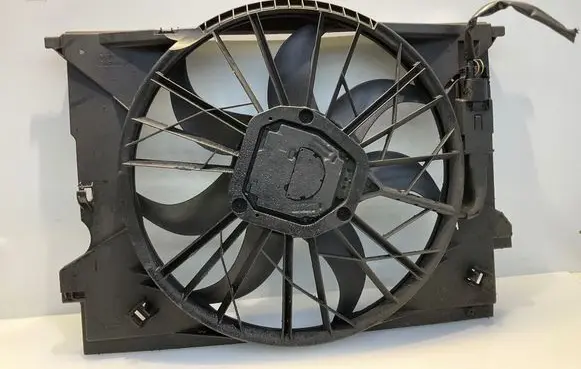 Mercedes-Benz CLS C219 Electric radiator cooling fan A2115050555 A2115001693 2115050555