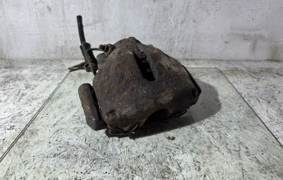 Volkswagen PASSAT B5 Front brake caliper