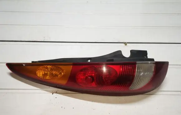 Nissan Almera Tino Rear/tail lights