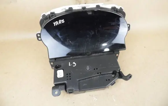 Toyota Yaris Speedometer (instrument cluster) 8380052120