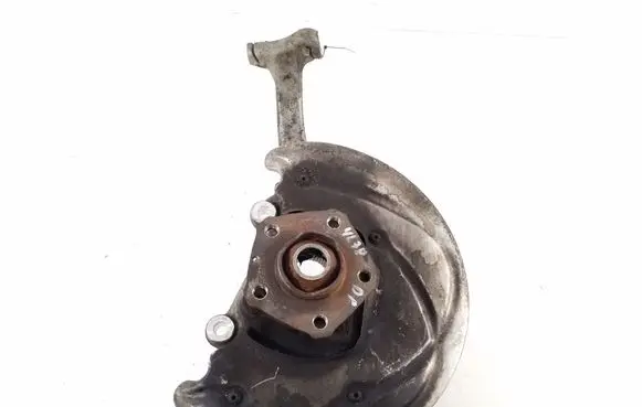 Front wheel hub